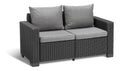 Allibert by California 2-Sitzer Gartensofa fuer Balkon und Terrasse Grau 141 x 68 x 72 cm inklusive Sitzauflagen und Rueckenkissen runde Rattanoptik